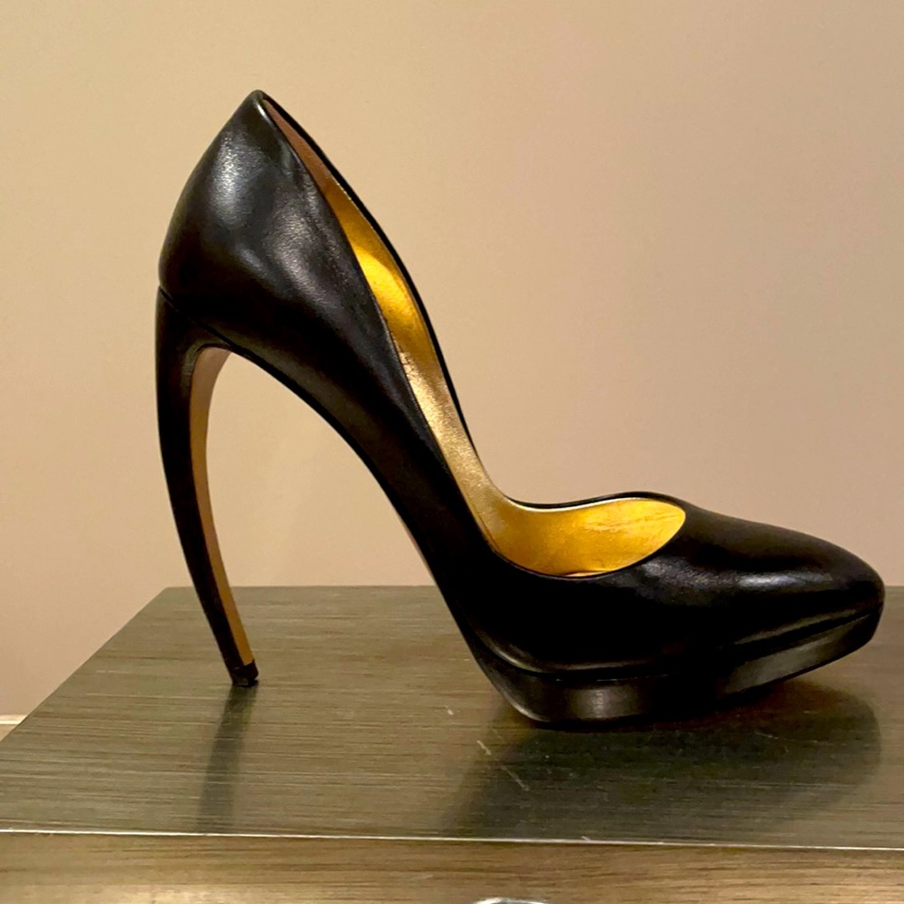 $895 WALTER STEIGER brand new PLATFORM CURVEDHEELS